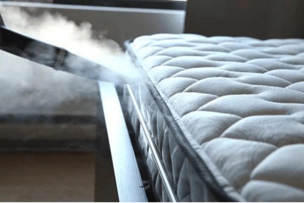 Hogyan tisztítsuk meg a matracot: ideális házi módszer, amelyet ősszel alkalmazhatunk